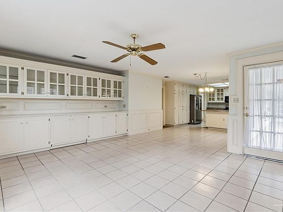 3rd image of 309 Marigold Ave