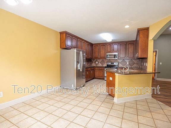 4th image of 130 Lee Road 2170