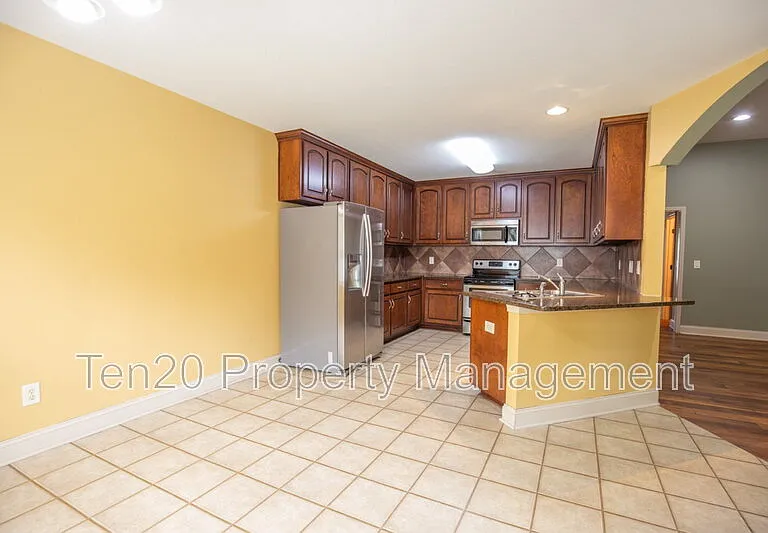 130 Lee Road 2170 — Photo 4