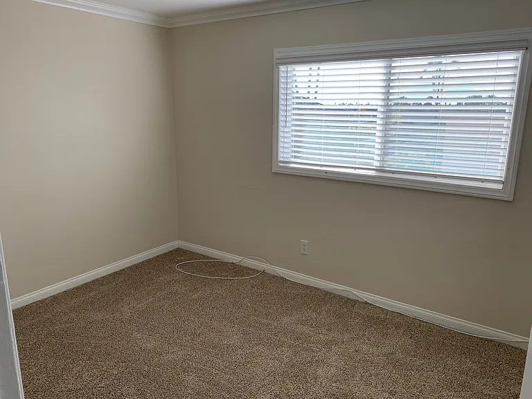 4664 Hamilton St #4664.5 — Photo 16