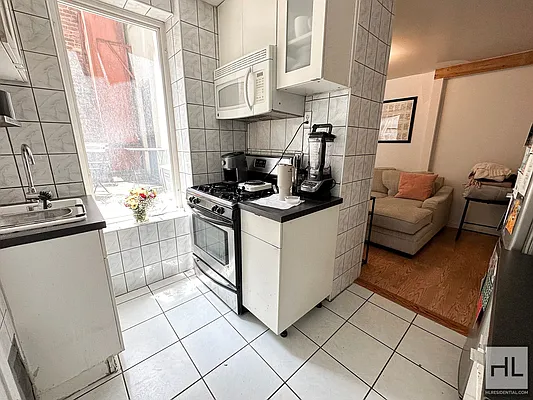 Rented by Highline Residential | media 12