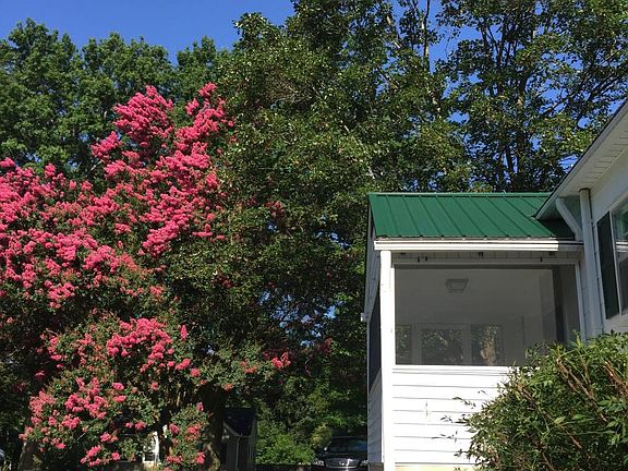 Screen porch