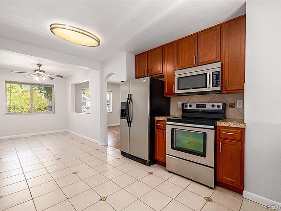 5th image of 2450 Lamar St