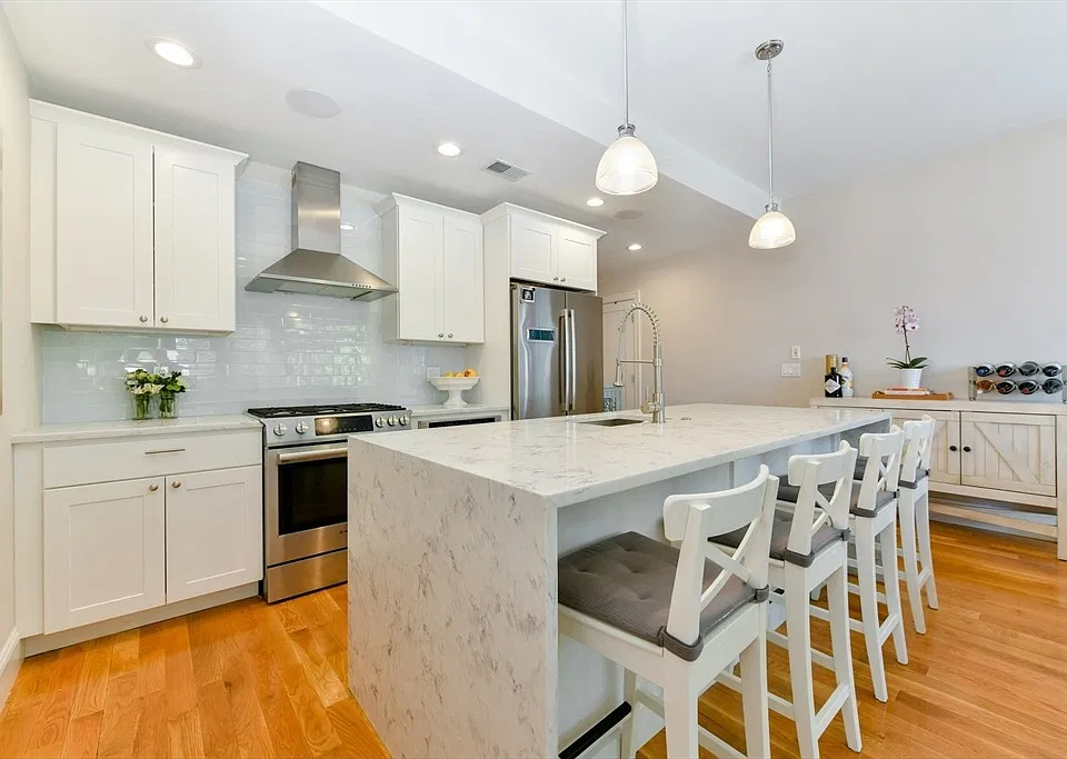 275 Old Colony Ave #7