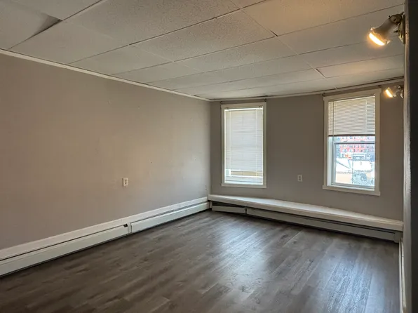 9-11 Kelley Sq #2, Worcester, MA 01610