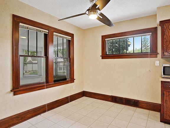 5th image of 2043 Cottage Ave E