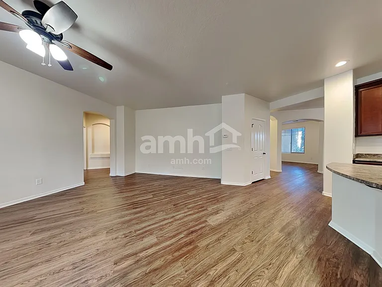 17578 W Ironwood St — Photo 5