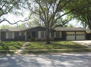 4910 Dahlia Ln, Victoria, TX 77904