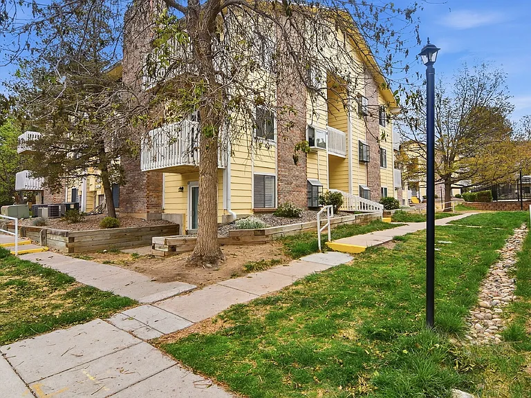 12450 E Cornell Ave #103 — Photo 25
