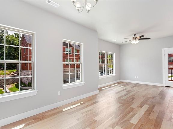 2nd image of 2816 W Cottonwillow Way
