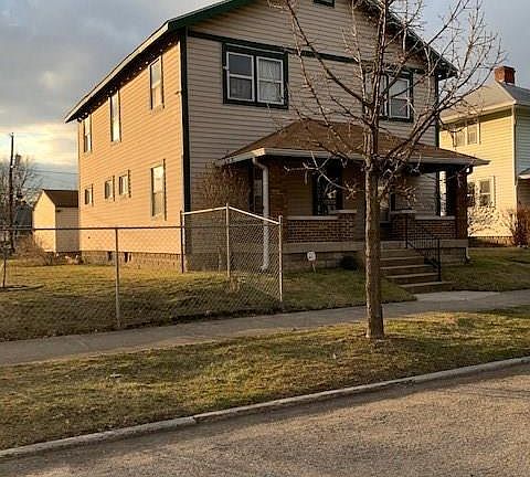 3rd image of 210 Jefferson Ave