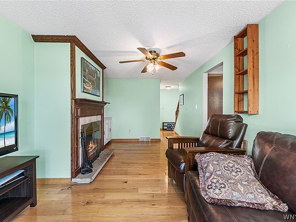 3rd image of 6949 Northview Dr