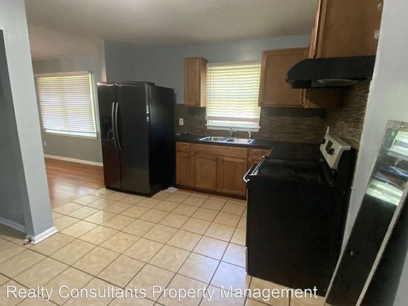 4th image of 4315 Summit Ave