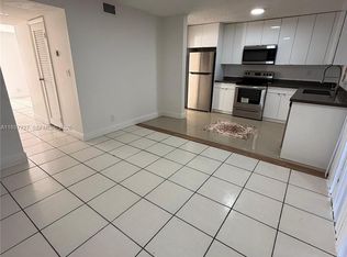 5817 Blueberry Ct #92, Fort Lauderdale, FL 33313