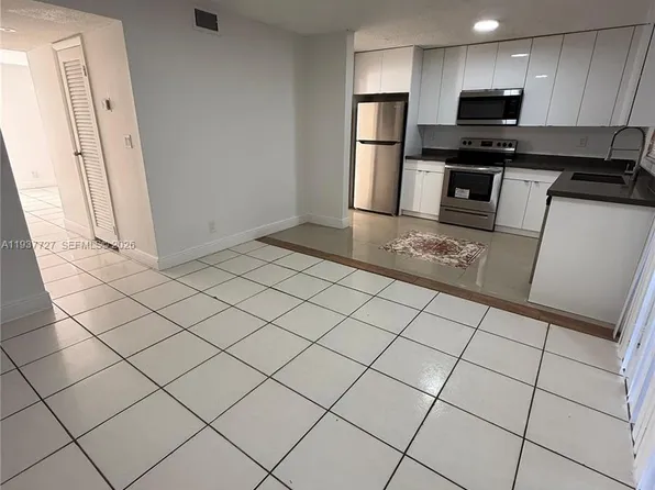 5817 Blueberry Ct #92, Fort Lauderdale, FL 33313