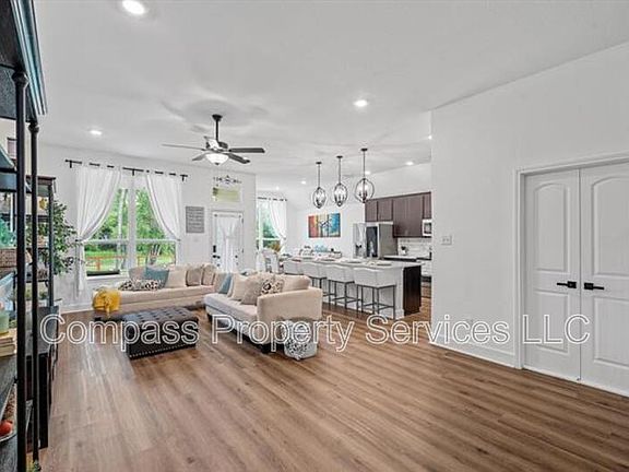 3rd image of 359 Hadley St #359