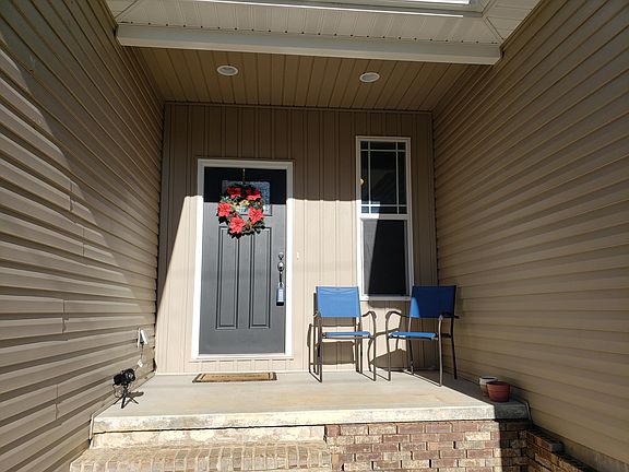 4th image of 414 Iroquois Ln