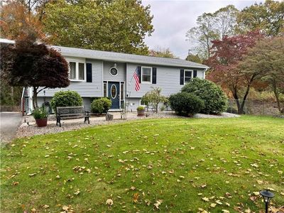 2 Jambray Ave, Warwick, RI, 02886