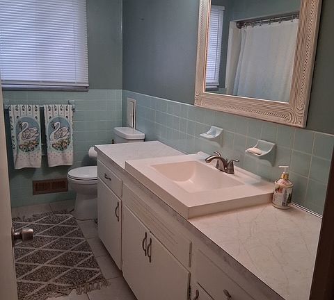 Main bathroom