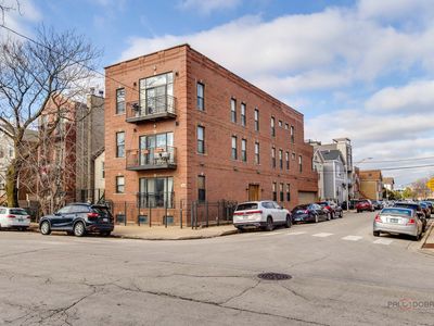 1226 W Huron St APT 301, Chicago, IL, 60642