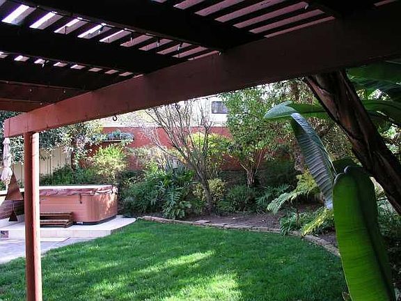3rd image of 651 Poinsettia Park Ct