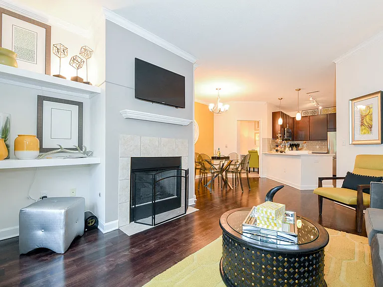 Reserve at Wauwatosa — Photo 9