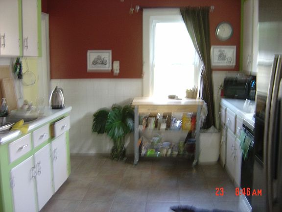 5th image of 92 Andrews Ave