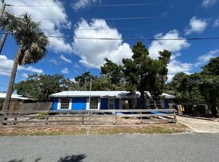 12303 Cedar St, Cedar Key, FL 32625