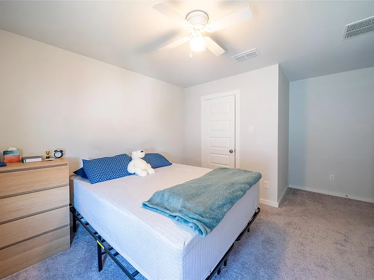 21802 Blue Daisy Ct — Photo 37