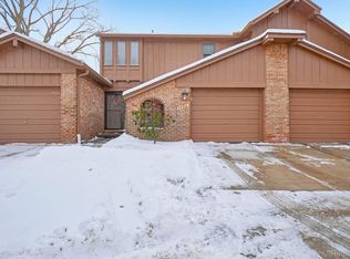 1994 Pondview Ct, Rochester, MI 48309