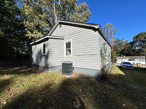 3rd image of 308 Willow Ln