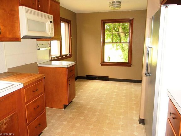4th image of 5383 Willis St