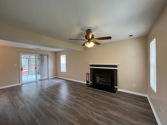 2nd image of 719 Emerald Ct