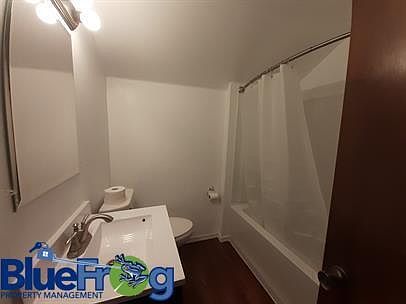 3rd image of 424 S Van Buren St #1