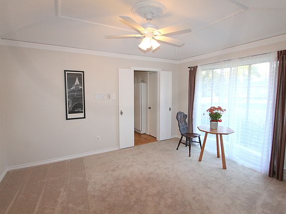 3rd image of 6014 Black Berry Ln
