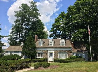 41 Park Ln, Essex Fells, NJ 07021