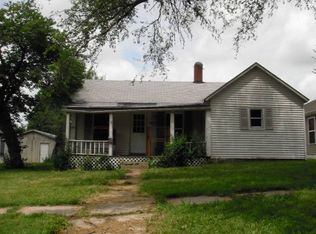 409 E 6th St, Cameron, MO 64429
