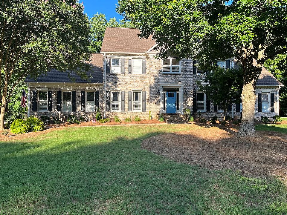1st image of 130 Lynn Cove Ln