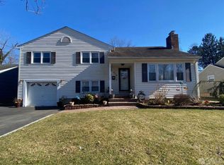 216 Rutledge Ct, North Plainfield, NJ 07060