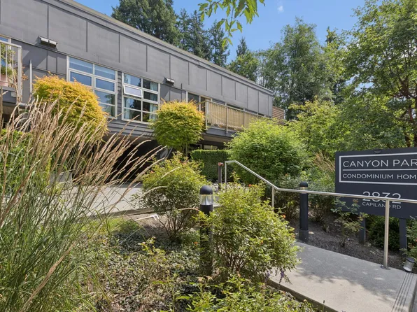 2832 Capilano Rd #204, North Vancouver, BC V7R 4H5