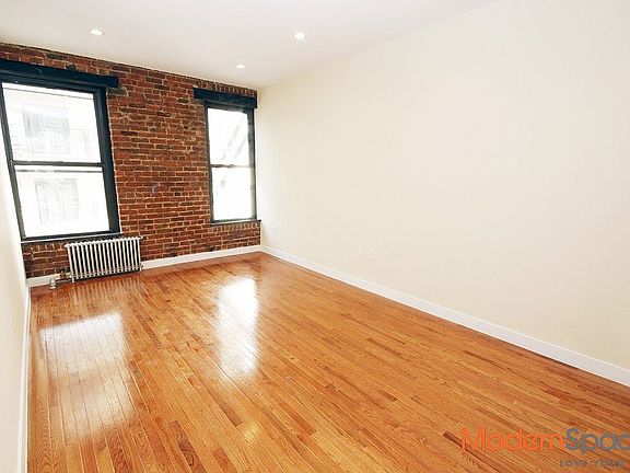 3rd image of 3124 32nd St #4D