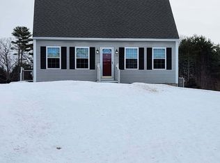 24 Lincoln Cir, Windham, ME 04062
