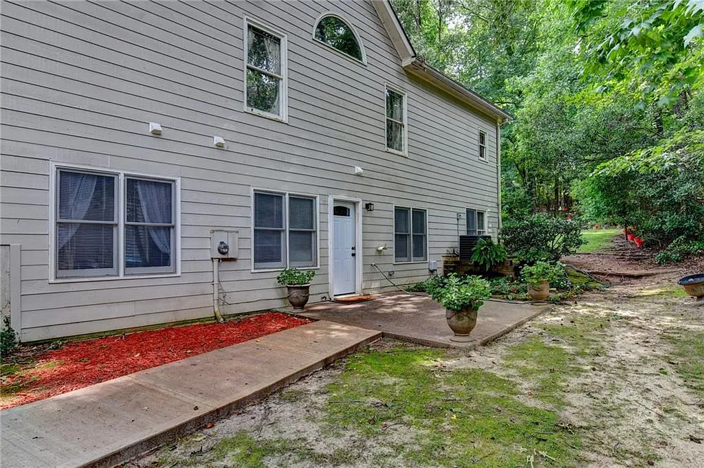 2 bed, 2.0 bath, 1500 sqft, $1,900 — Photo 2