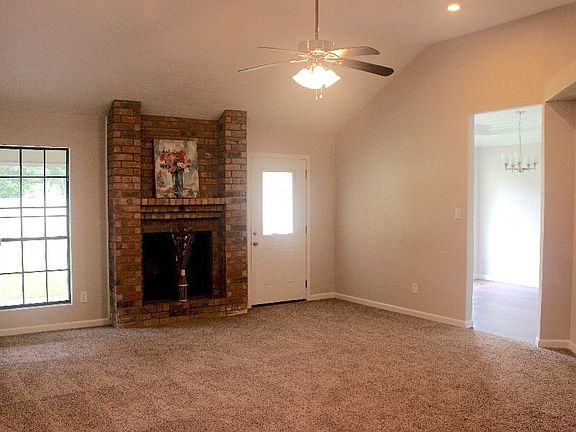 3rd image of 6885 Tallow Dr