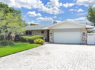 855 180th Ave E, Redington Shores, FL 33708