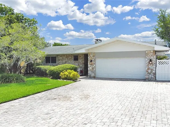 855 180TH AVENUE E, REDINGTON SHORES, FL 33708