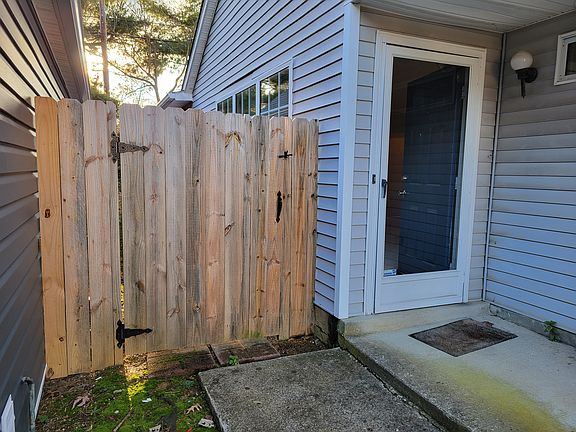 4th image of 449 Chelsea Woods Dr