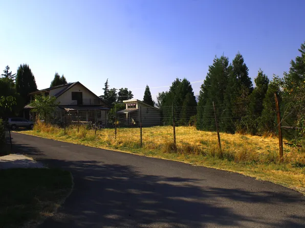 256 N Laurel St, Ashland, OR 97520