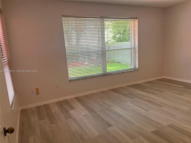 15761 SW 148th Ter — Photo 13