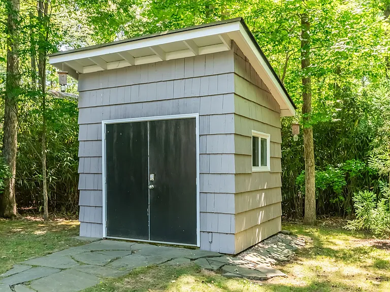 211 Celeste Cir — Photo 32